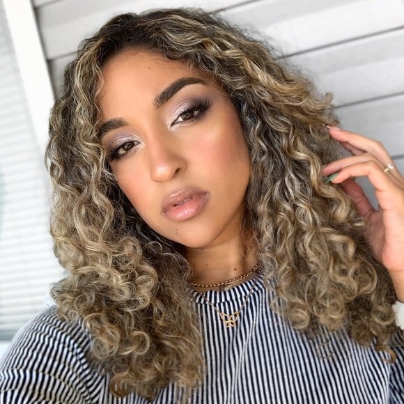 Meet your Posher, Michelle - Picture 3 of 5